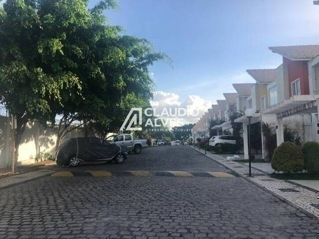 CASA EM CONDOMÍNIO para Compra em Feira de Santana - 3