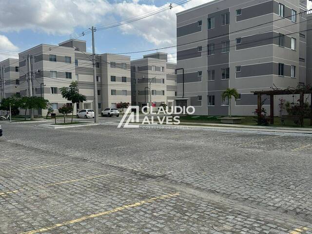 APARTAMENTO para Compra em Feira de Santana - 3