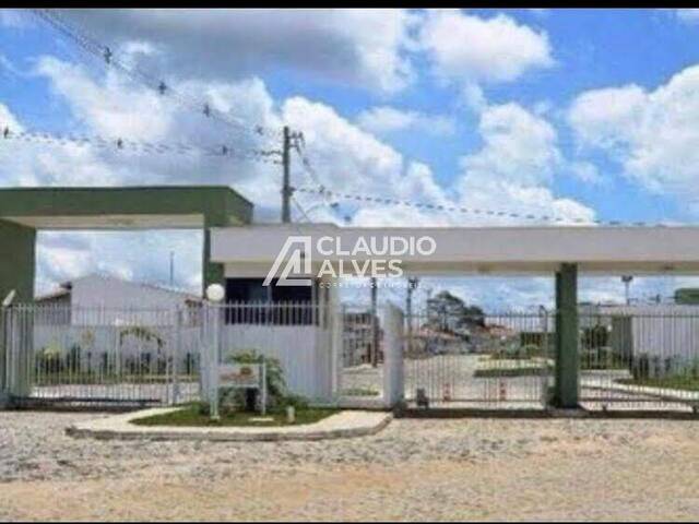 CASA EM CONDOMÍNIO para Compra em Feira de Santana - 3