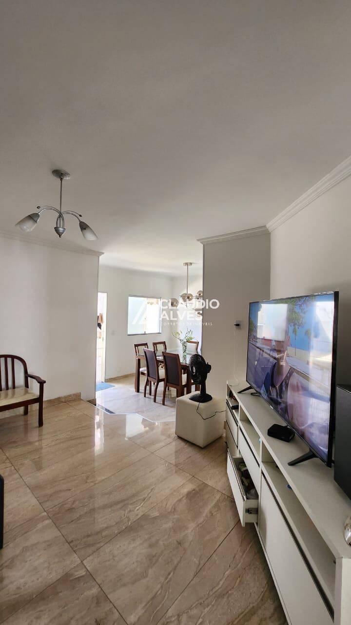 Casa à venda com 3 quartos, 209m² - Foto 4