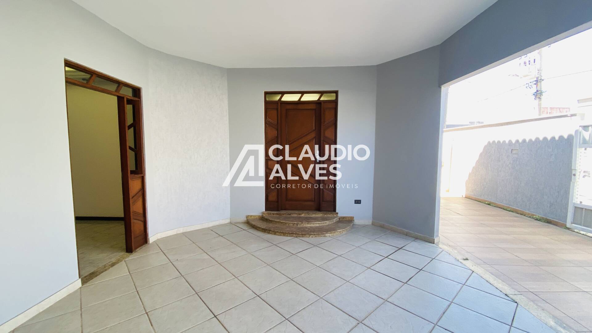 Casa à venda com 5 quartos, 200m² - Foto 3