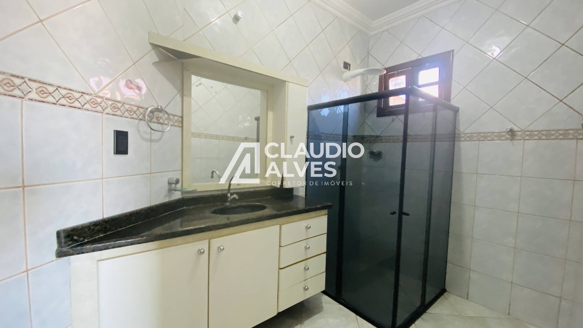 Casa à venda com 5 quartos, 200m² - Foto 14