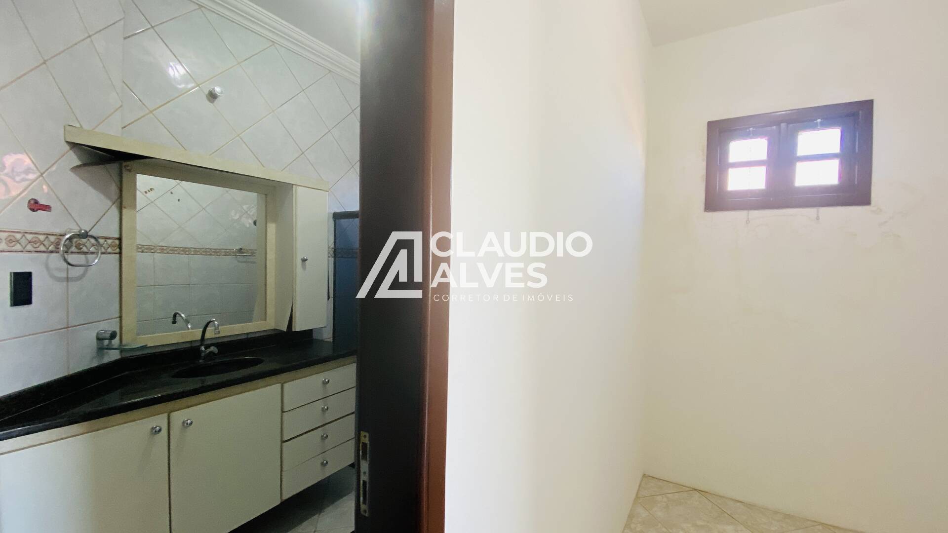 Casa à venda com 5 quartos, 200m² - Foto 23