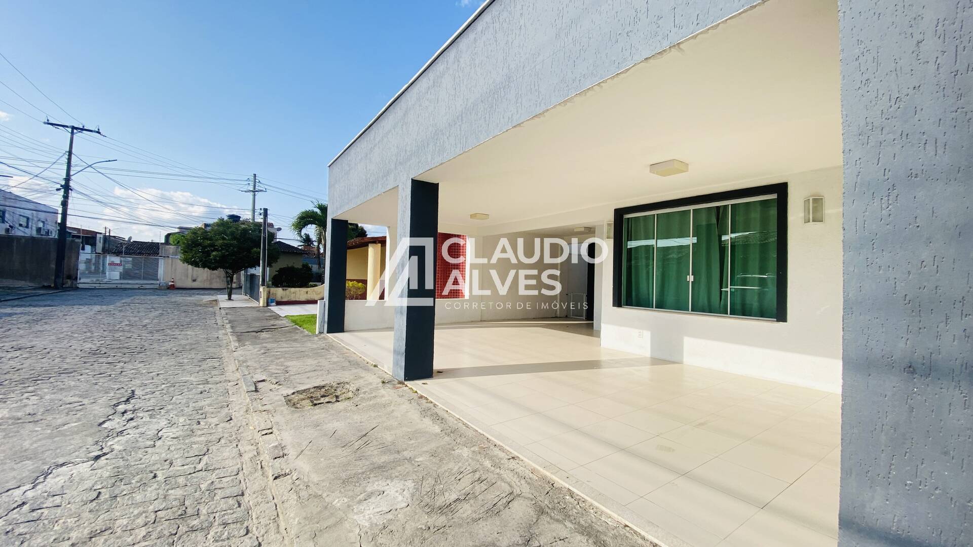 Casa de Condomínio à venda com 3 quartos, 300m² - Foto 3