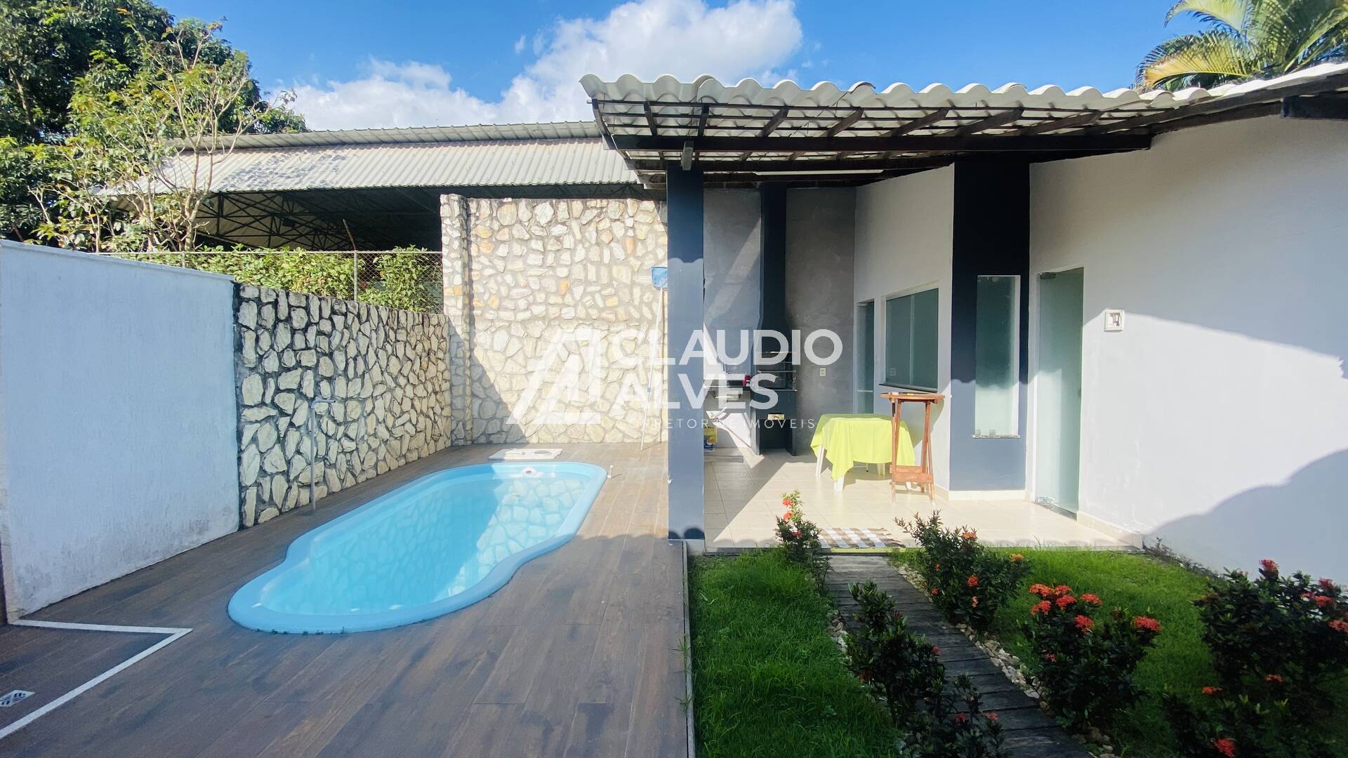 Casa de Condomínio à venda com 3 quartos, 300m² - Foto 1