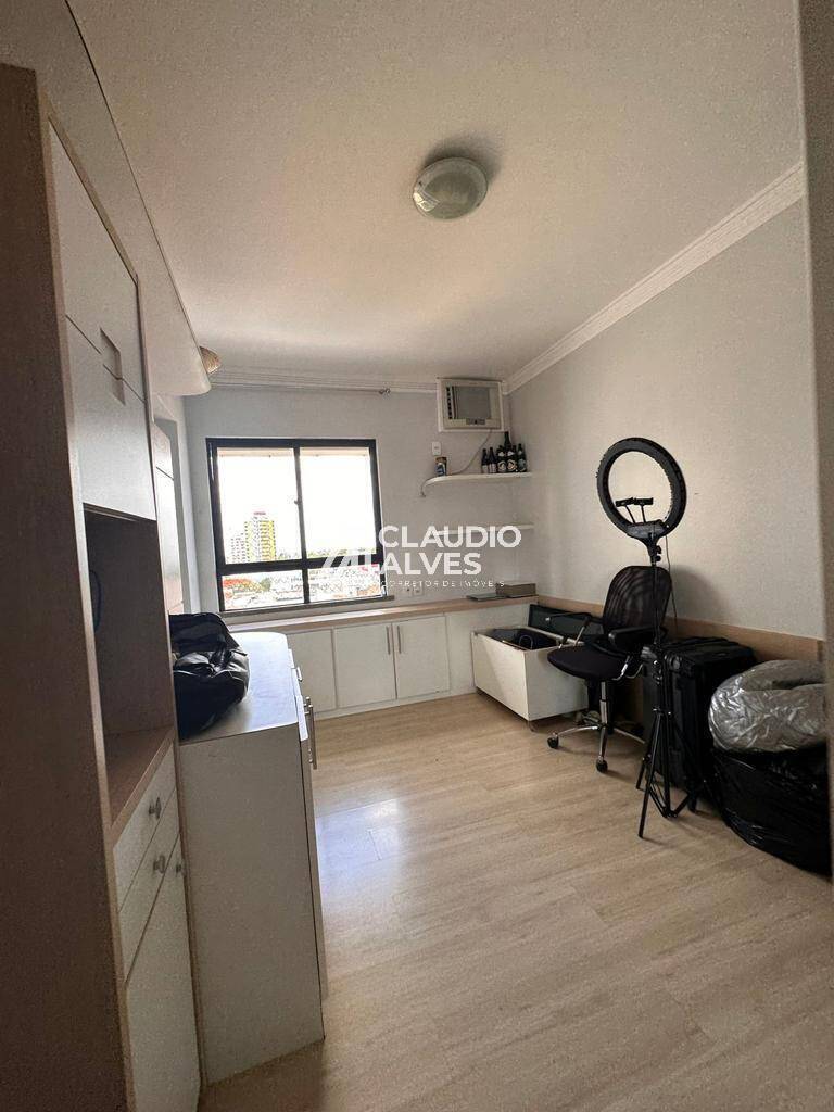 Apartamento à venda com 3 quartos, 165m² - Foto 4