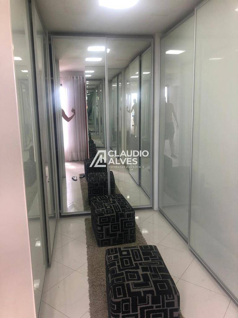 Apartamento à venda com 4 quartos, 180m² - Foto 32