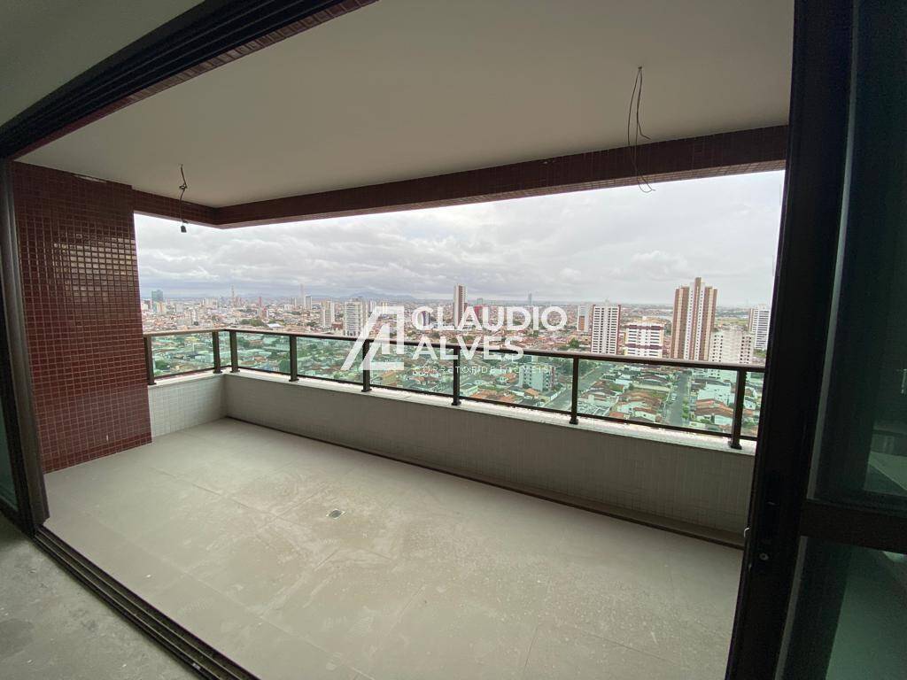 Apartamento à venda com 3 quartos, 150m² - Foto 4