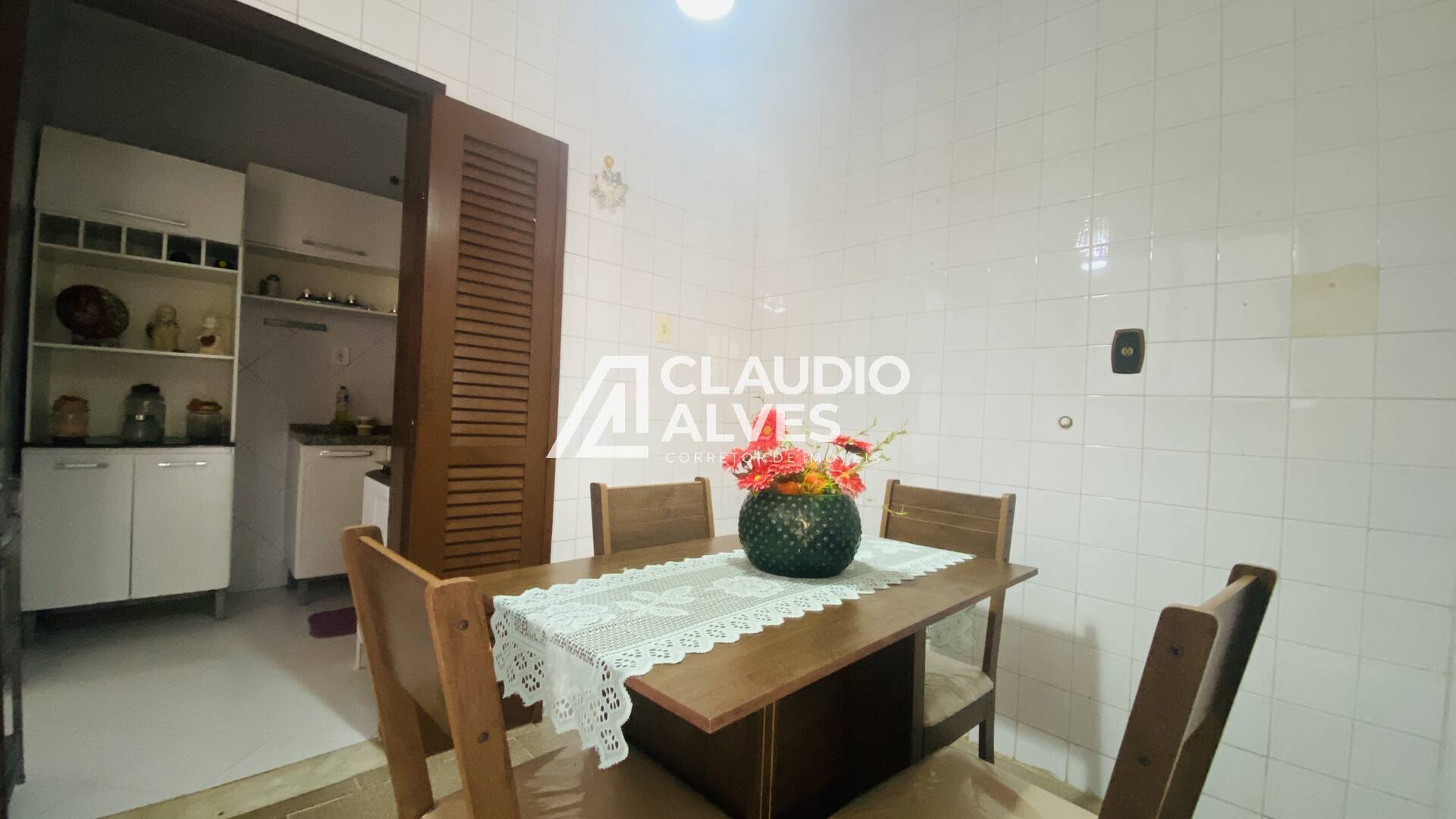 Casa à venda com 4 quartos, 200m² - Foto 17