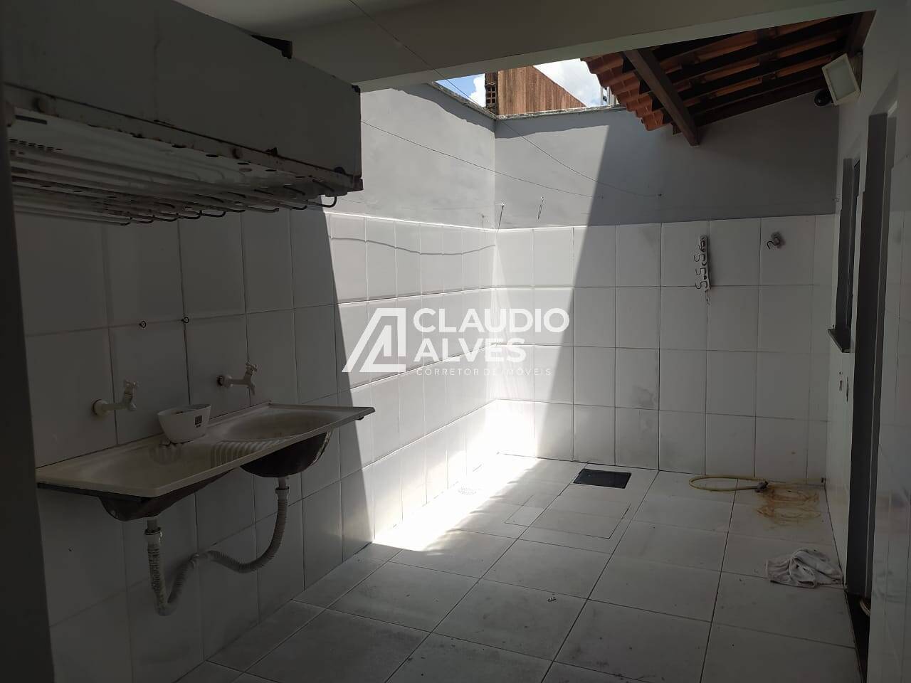 Casa à venda com 3 quartos, 180m² - Foto 27