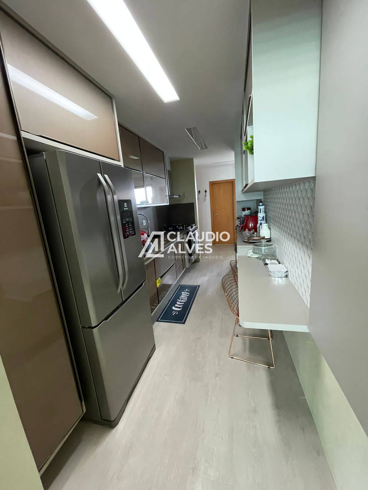 Apartamento à venda com 3 quartos, 140m² - Foto 4