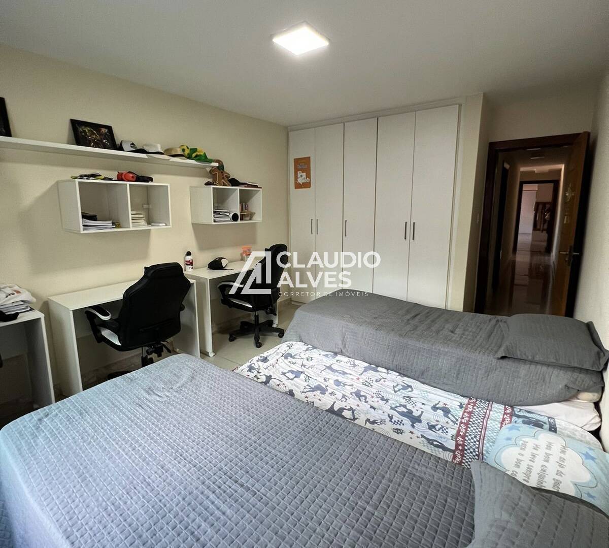 Casa à venda com 3 quartos, 180m² - Foto 11