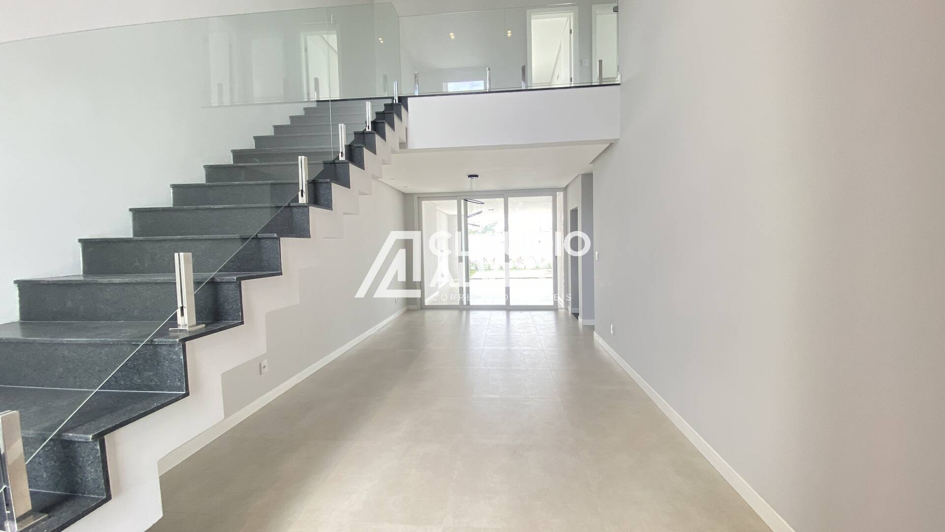 Casa de Condomínio à venda com 4 quartos, 229m² - Foto 4