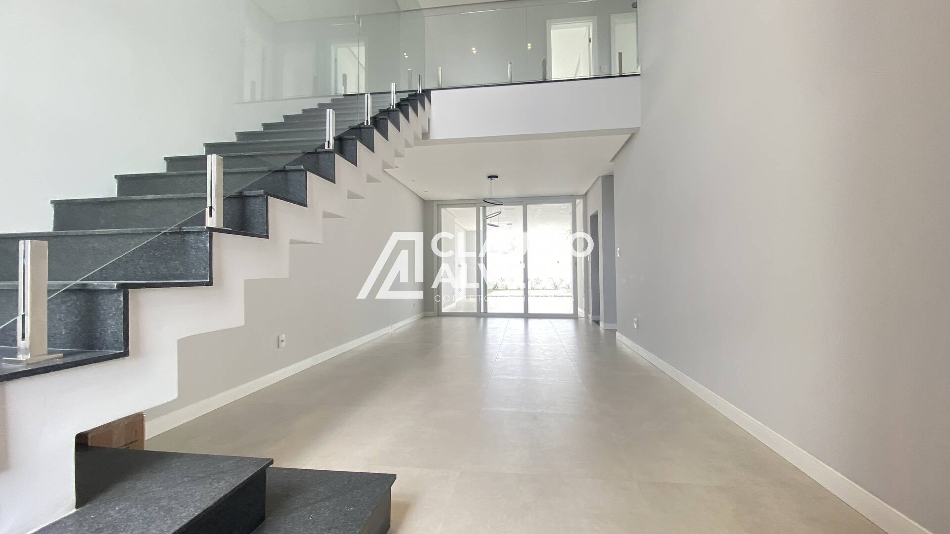 Casa de Condomínio à venda com 4 quartos, 229m² - Foto 5