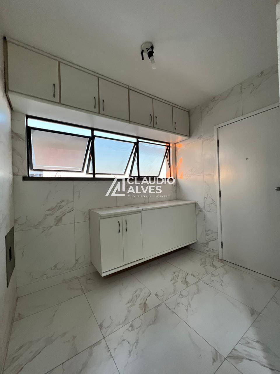 Apartamento à venda com 3 quartos, 162m² - Foto 8