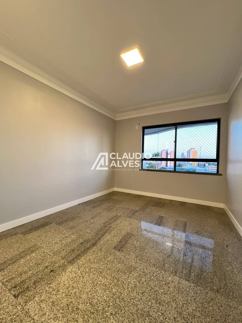 Apartamento à venda com 3 quartos, 162m² - Foto 11