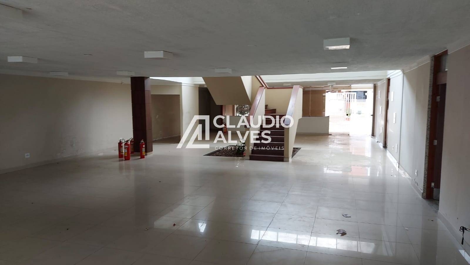 Casa de Condomínio para alugar com 4 quartos, 500m² - Foto 6