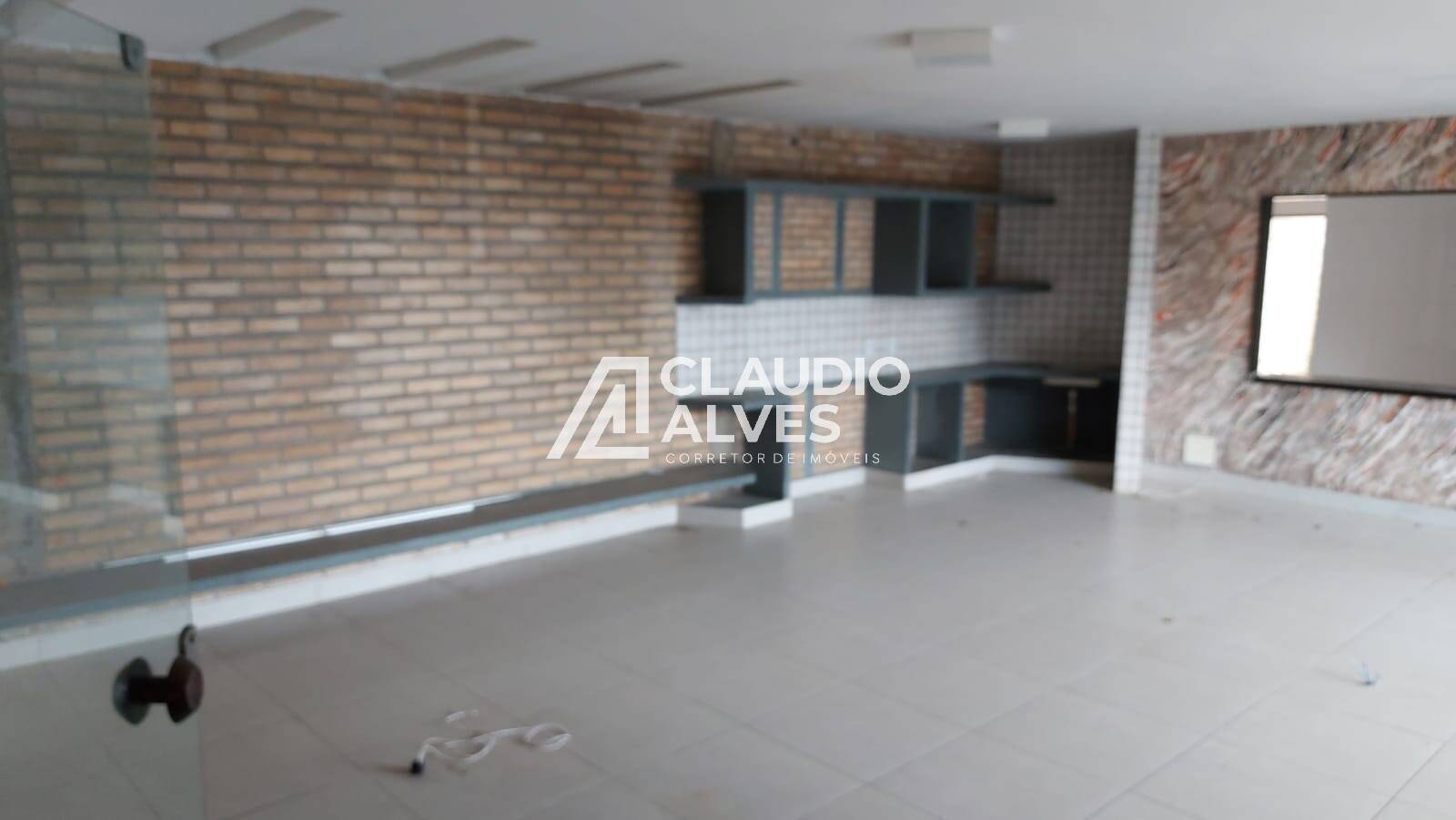 Casa de Condomínio para alugar com 4 quartos, 500m² - Foto 4