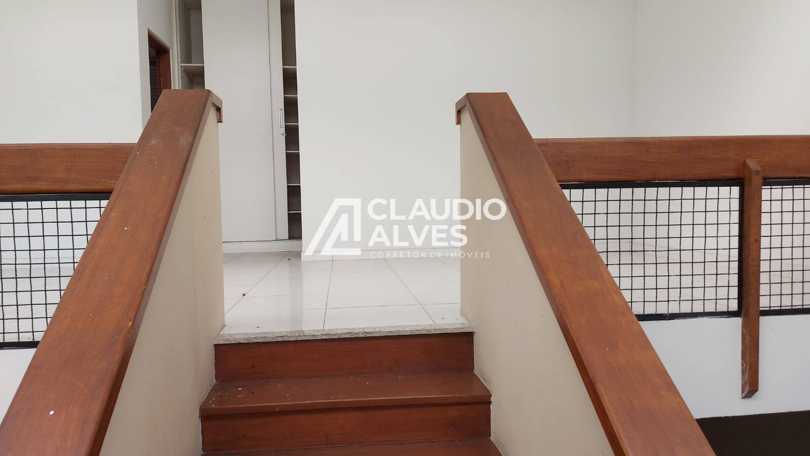 Casa de Condomínio para alugar com 4 quartos, 500m² - Foto 11