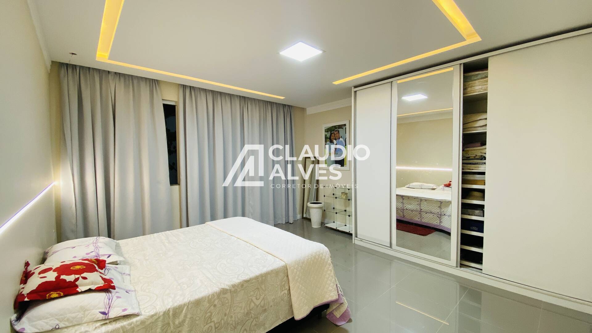 Casa à venda com 3 quartos, 300m² - Foto 34