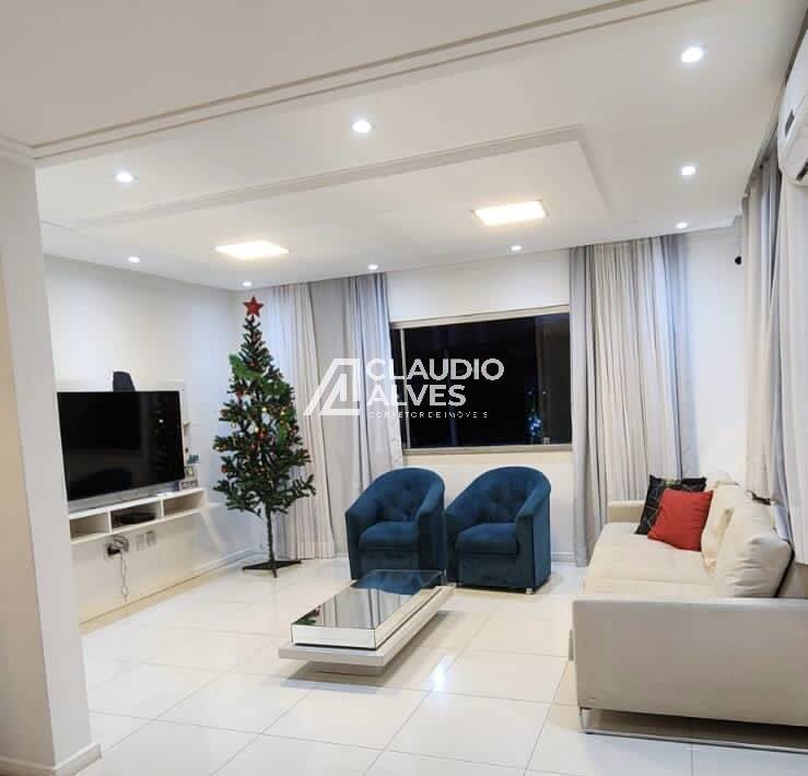 Casa de Condomínio à venda com 5 quartos, 200m² - Foto 2