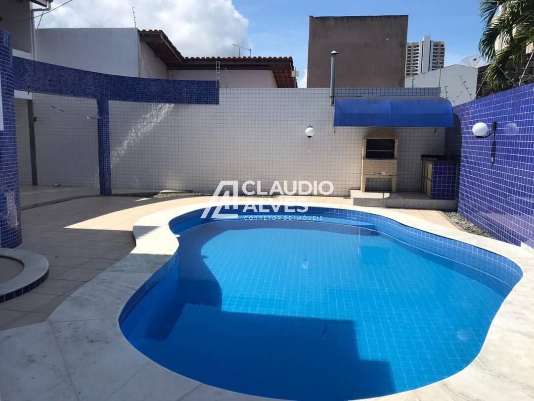 Casa à venda com 4 quartos, 200m² - Foto 1