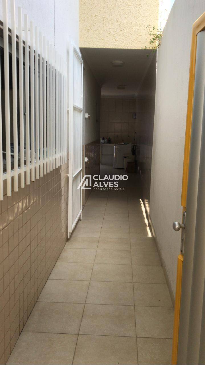 Casa à venda com 4 quartos, 200m² - Foto 8