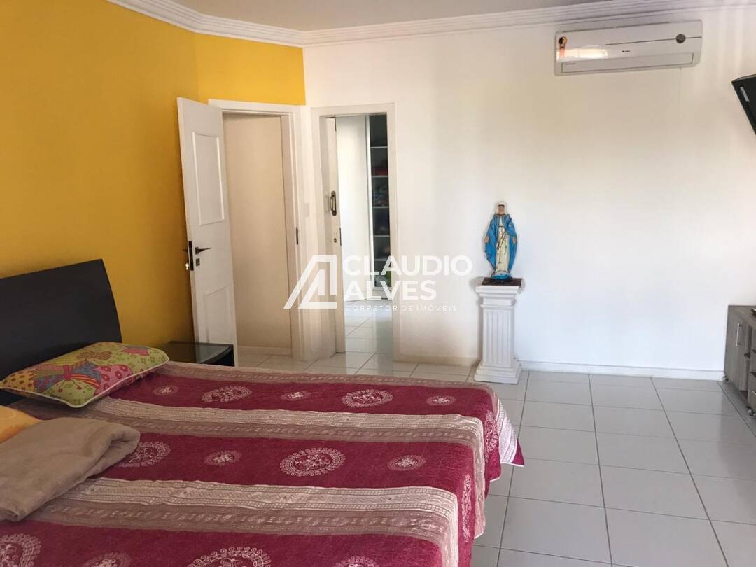 Casa à venda com 4 quartos, 200m² - Foto 15