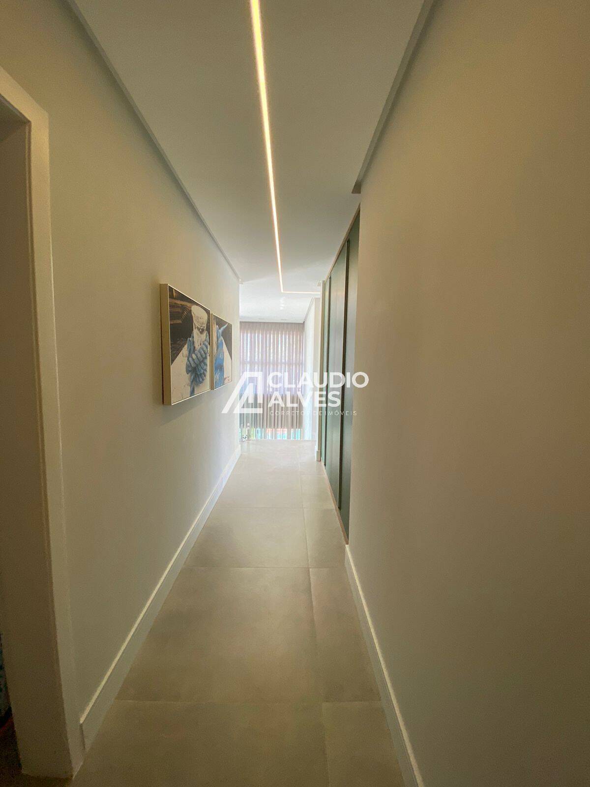 Casa à venda com 6 quartos, 400m² - Foto 20