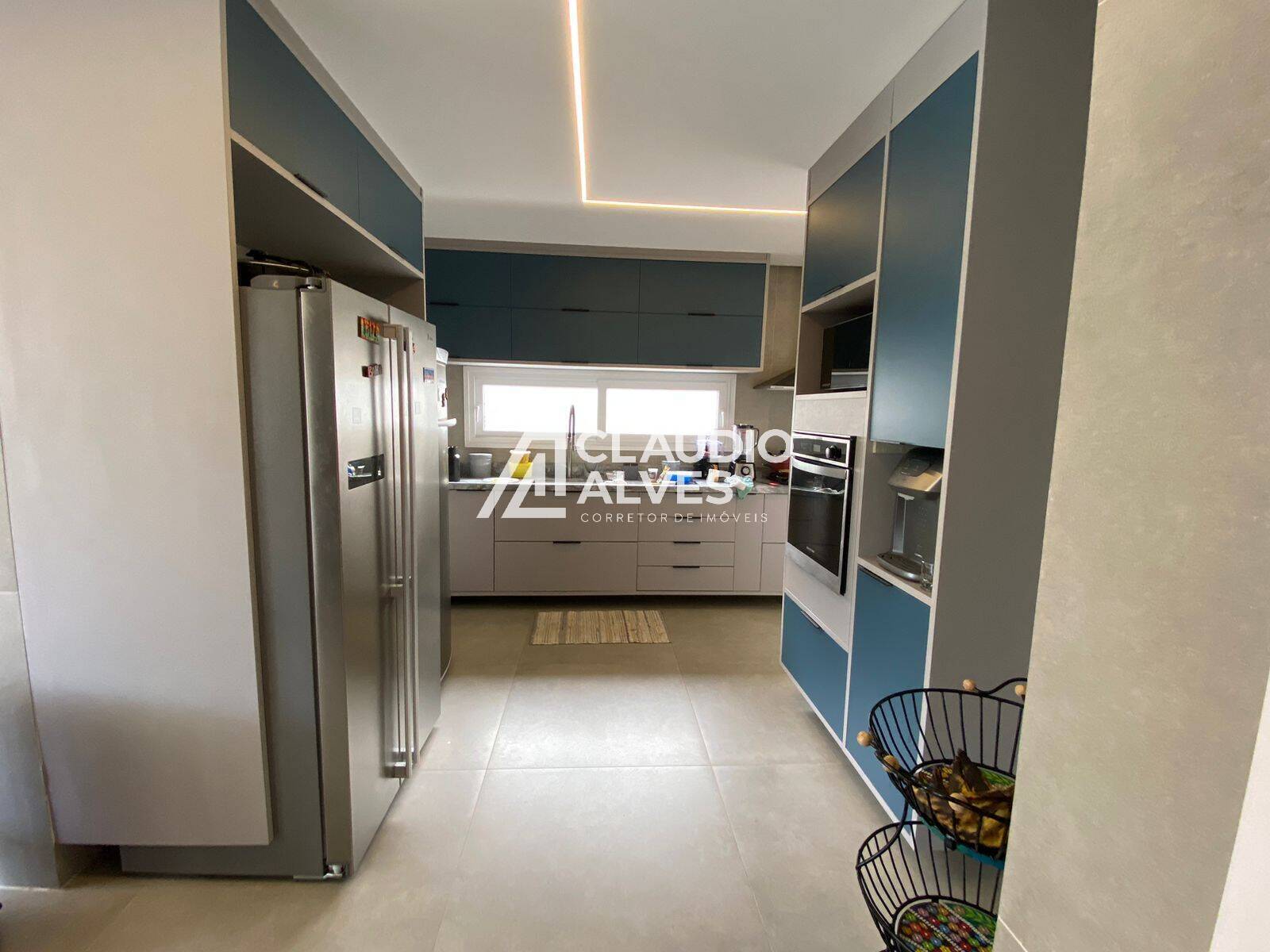 Casa à venda com 6 quartos, 400m² - Foto 17