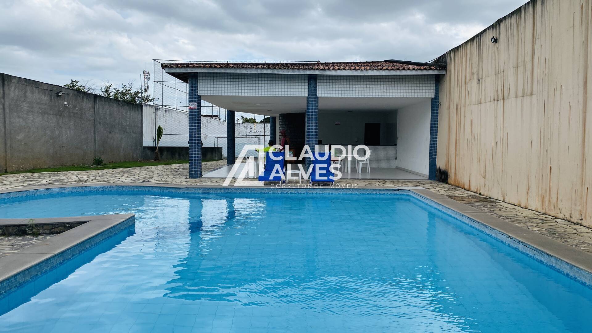 Casa de Condomínio à venda com 4 quartos, 150m² - Foto 2