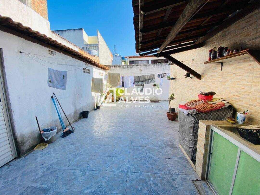 Casa à venda com 6 quartos, 300m² - Foto 28