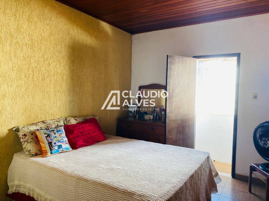 Casa à venda com 6 quartos, 300m² - Foto 13