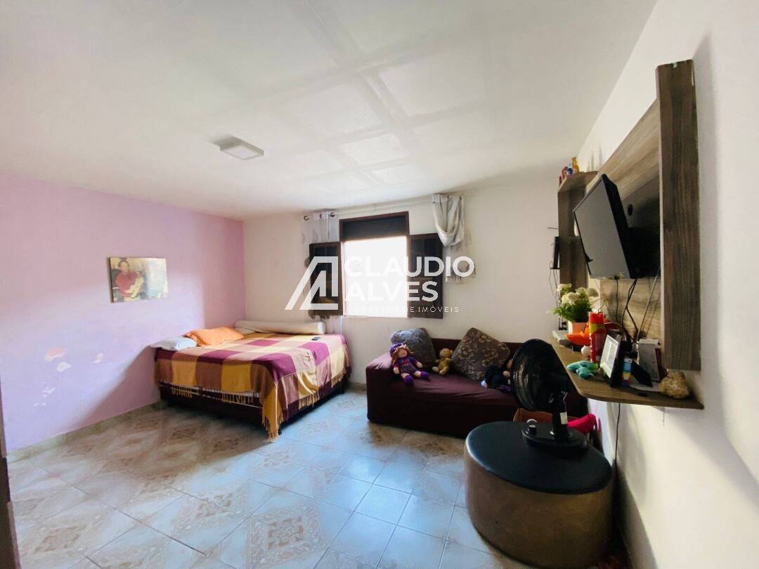 Casa à venda com 6 quartos, 300m² - Foto 11