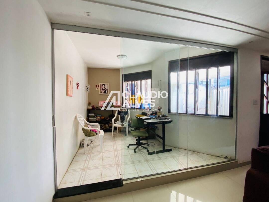 Casa à venda com 6 quartos, 300m² - Foto 12