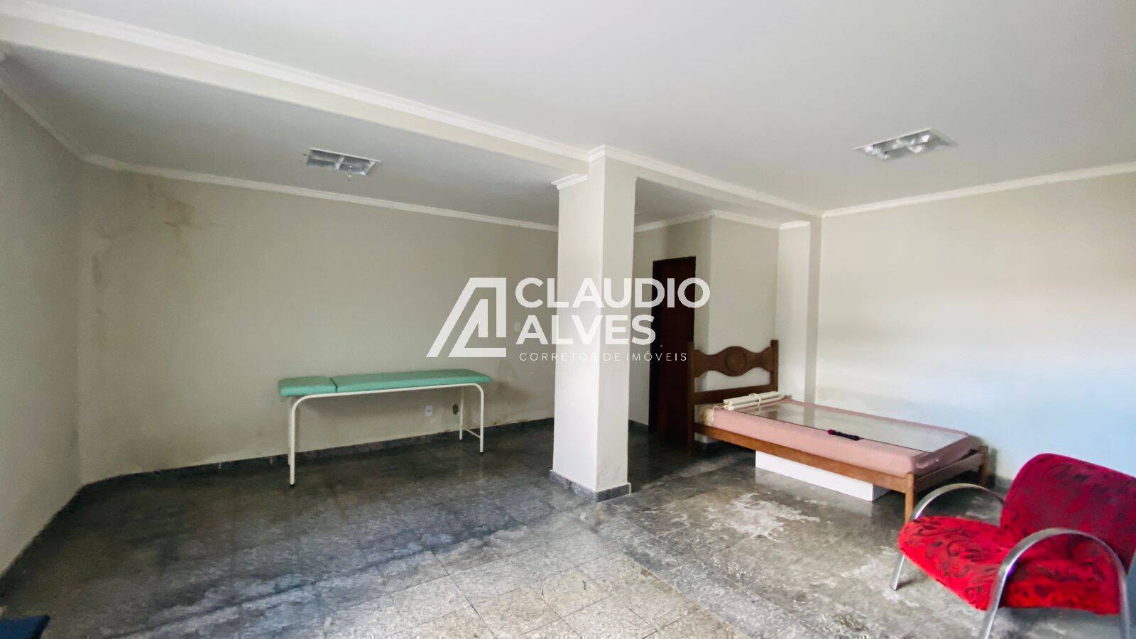 Casa à venda com 5 quartos, 292m² - Foto 18